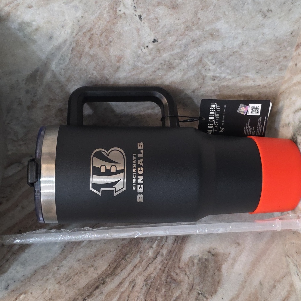 NWT:CINCINNATI BENGALS 40oz. TUMBLER